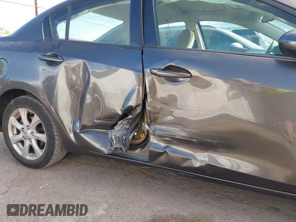 ✅ 2011 Mazda 3 i Touring • VIN: JM1BL1VG7B1480112 • Лот: 43512989. Опубликован ранее на IAAI с пробегом 74 894 миль. Бесплатный доступ к архиву аукционных продаж из США и подробный отчёт об истории автомобиля на DreamBid. Изображение 6.