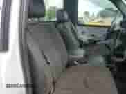 2004 Chevrolet Silverado 1500 LS z VIN 1GCEC14T04E206936, wystawiony jako Copart lot #56305735 z przebiegiem Nie podano mil oraz Szkoda całkowita • Salvage title. Historia ofert i sprzedaży dostępna na DreamBid. Obrazek 10.