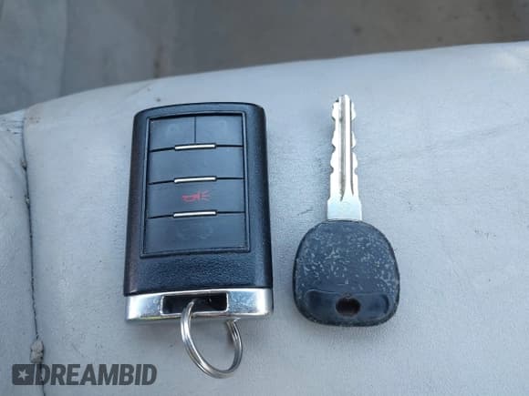 ✅ 2009 Cadillac DTS 1SA • VIN: 1G6KD57Y69U101963 • Lot: 41674989. Wystawiony na IAAI z przebiegiem 126 564 mil. Bezpłatny archiwum sprzedaży aukcyjnych z USA i szczegółowy raport historii pojazdu na DreamBid. Zdjęcie 11.