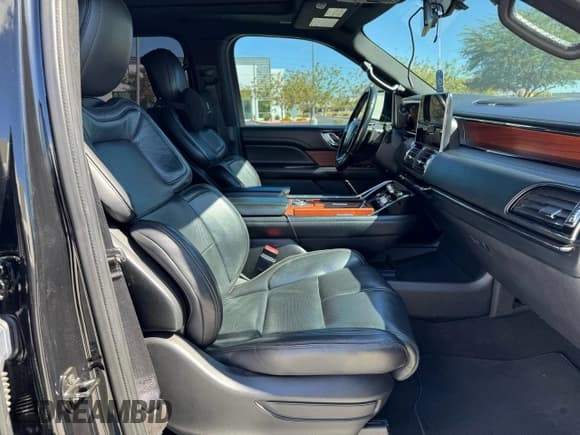 ✅ 2018 Lincoln Navigator Select • VIN: 5LMJJ3HT9JEL12364 • Лот: 85651545. Опубликован ранее на Copart с пробегом 172 861 миль. Бесплатный доступ к архиву аукционных продаж из США и подробный отчёт об истории автомобиля на DreamBid. Изображение 5.