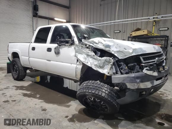 ✅ 2006 Chevrolet Silverado 2500HD Work Truck • VIN: 1GCHC23U36F131515 • Лот: 89382065. Опубликован ранее на Copart с пробегом 276 530 миль. Бесплатный доступ к архиву аукционных продаж из США и подробный отчёт об истории автомобиля на DreamBid. Изображение 4.