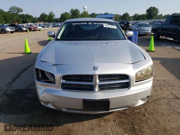 2010 Dodge Charger SXT z VIN 2B3CA3CV5AH311635, wystawiony jako Copart lot #60591954 z przebiegiem 82 301 mil mil oraz Szkoda całkowita • Salvage title. Historia ofert i sprzedaży dostępna na DreamBid. Obrazek 5.