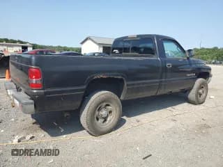 ✅ 1998 Dodge 1500 • VIN: 1B7HF16Y2WS577923 • Lot: 67905705. Wystawiony na Copart z przebiegiem 145 459 mil. Bezpłatny archiwum sprzedaży aukcyjnych z USA i szczegółowy raport historii pojazdu na DreamBid. Zdjęcie 3.