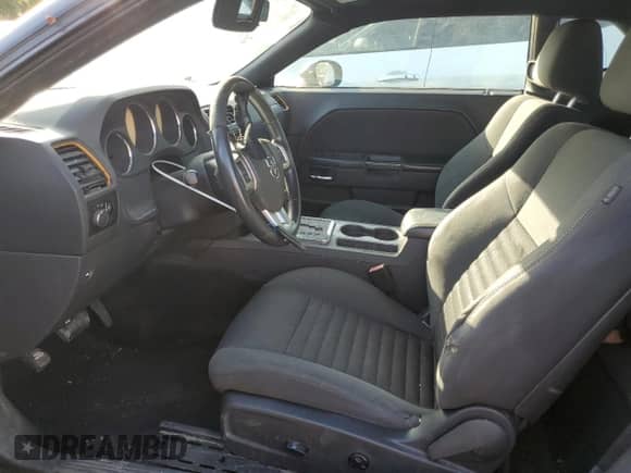 2014 Dodge Challenger R/T Plus z VIN 2C3CDYBT7EH282216, wystawiony jako Copart lot #58225774 z przebiegiem 257 947 mil mil oraz Szkoda całkowita • Salvage title. Historia ofert i sprzedaży dostępna na DreamBid. Obrazek 7.