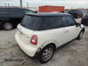 ✅ 2012 MINI Hardtop • VIN: WMWSU3C5XCT261884 • Lot: 43727858. Wystawiony na IAAI z przebiegiem 122 722 mil. Bezpłatny archiwum sprzedaży aukcyjnych z USA i szczegółowy raport historii pojazdu na DreamBid. Zdjęcie 4.