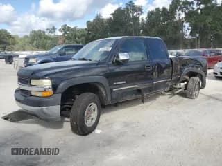✅ 2001 Chevrolet Silverado 2500HD LS • VIN: 1GCHC29U61E113046 • Лот: 81594965. Опубликован ранее на Copart с пробегом Не указан. Бесплатный доступ к архиву аукционных продаж из США и подробный отчёт об истории автомобиля на DreamBid. Изображение 1.