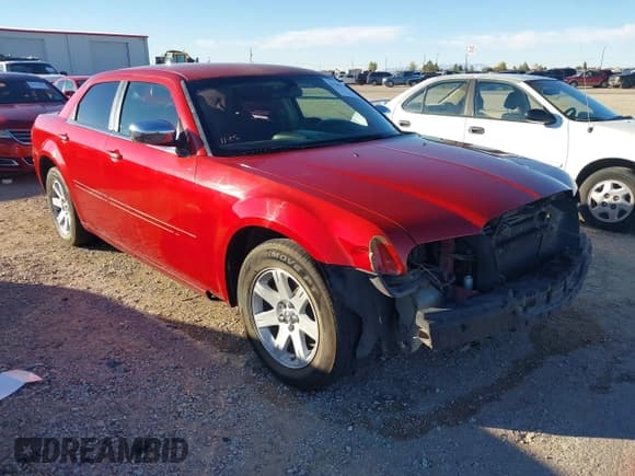 ✅ 2007 Chrysler 300 Touring • VIN: 2C3KA53G07H835327 • Lot: 43788233. Wystawiony na IAAI z przebiegiem 206 639 mil. Bezpłatny archiwum sprzedaży aukcyjnych z USA i szczegółowy raport historii pojazdu na DreamBid. Zdjęcie 1.