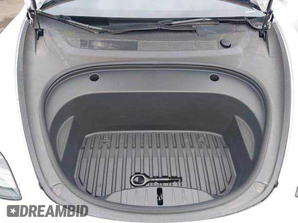 ✅ 2023 Tesla Model 3 Long Range • VIN: 5YJ3E1EBXPF712235 • Lot: 41986915. Wystawiony na IAAI z przebiegiem 18 566 mil. Bezpłatny archiwum sprzedaży aukcyjnych z USA i szczegółowy raport historii pojazdu na DreamBid. Zdjęcie 10.