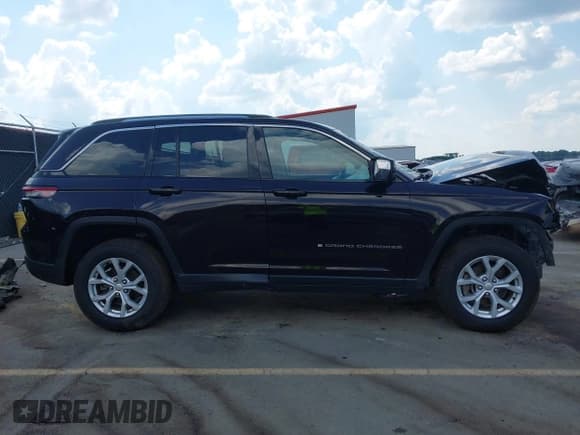 ✅ 2023 Jeep Grand Cherokee Limited • VIN: 1C4RJHBG3P8741929 • Лот: 43158980. Опубликован ранее на IAAI с пробегом 65 605 миль. Бесплатный доступ к архиву аукционных продаж из США и подробный отчёт об истории автомобиля на DreamBid. Изображение 14.