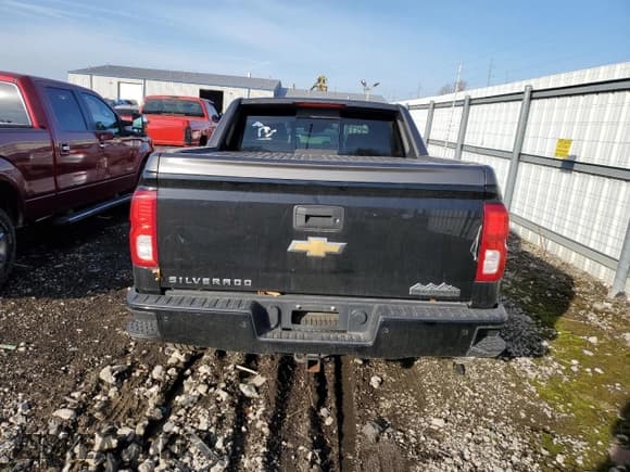 ✅ 2017 Chevrolet Silverado 1500 High Country • VIN: 3GCUKTEC5HG438097 • Лот: 92274235. Опубликован ранее на Copart с пробегом Не указан. Бесплатный доступ к архиву аукционных продаж из США и подробный отчёт об истории автомобиля на DreamBid. Изображение 6.