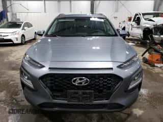 2020 Hyundai Kona SEL z VIN KM8K2CAA7LU568962, wystawiony jako Copart lot #39284803 z przebiegiem 16 721 mil mil oraz . Historia ofert i sprzedaży dostępna na DreamBid. Obrazek 5.