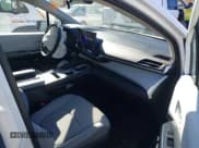 ✅ 2025 Toyota Sienna LE • VIN: 5TDKSKFC5SS183184 • Lot: 43632665. Listed on IAAI with 7,721 mi. Free auction sales archive from the USA and detailed vehicle history report at DreamBid. Image 5.