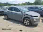 2019 Hyundai Kona Ultimate z VIN KM8K53AG7KU025802, wystawiony jako Copart lot #64106295 z przebiegiem 53 685 mil mil oraz Szkoda całkowita • Salvage title. Historia ofert i sprzedaży dostępna na DreamBid. Obrazek 4.