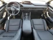 ✅ 2020 Mazda 3 Preferred • VIN: 3MZBPBDM0LM123423 • Lot: 69234955. Wystawiony na Copart z przebiegiem 33 416 mil. Bezpłatny archiwum sprzedaży aukcyjnych z USA i szczegółowy raport historii pojazdu na DreamBid. Zdjęcie 8.