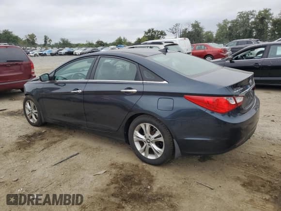 ✅ 2013 Hyundai Sonata SE • VIN: 5NPEC4AC5DH695954 • Lot: 71154224. Listed on Copart with 174,314 mi. Free auction sales archive from the USA and detailed vehicle history report at DreamBid. Image 2.