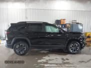 ✅ 2025 Chevrolet Equinox AWD ACTIV • VIN: 3GNAXSEG0SL222391 • Lot: 43069224. Wystawiony na IAAI z przebiegiem 12 100 mil. Bezpłatny archiwum sprzedaży aukcyjnych z USA i szczegółowy raport historii pojazdu na DreamBid. Zdjęcie 14.