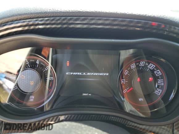 2020 Dodge Challenger SXT с VIN 2C3CDZGG9LH110851, выставлен на аукционе Copart как лот 53502795 с пробегом 28 847 миль миль и Списание • Salvage title. История ставок и продаж доступна на DreamBid. Изображение 9.