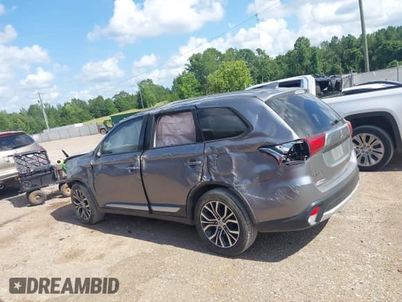 ✅ 2018 Mitsubishi Outlander SE • VIN: JA4AD3A30JJ005028 • Lot: 42613894. Listed on IAAI with 157,940 mi. Free auction sales archive from the USA and detailed vehicle history report at DreamBid. Image 15.