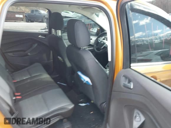 ✅ 2016 Ford Escape SE • VIN: 1FMCU9GXXGUA05973 • Lot: 43711149. Wystawiony na IAAI z przebiegiem 150 056 mil. Bezpłatny archiwum sprzedaży aukcyjnych z USA i szczegółowy raport historii pojazdu na DreamBid. Zdjęcie 8.