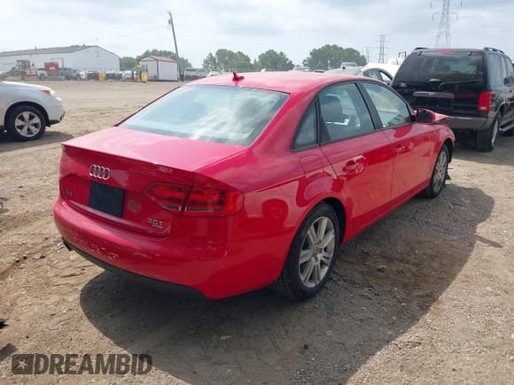✅ 2011 Audi A4 Premium • VIN: WAUBFAFL9BN056584 • Lot: 42822859. Wystawiony na IAAI z przebiegiem 120 709 mil. Bezpłatny archiwum sprzedaży aukcyjnych z USA i szczegółowy raport historii pojazdu na DreamBid. Zdjęcie 4.