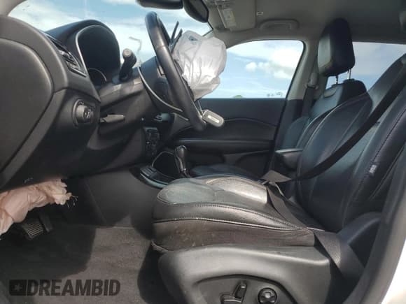 ✅ 2019 Jeep Compass Limited • VIN: 3C4NJCCB2KT664534 • Lot: 59748935. Listed on Copart with 68,433 mi. Free auction sales archive from the USA and detailed vehicle history report at DreamBid. Image 7.