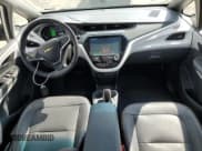 ✅ 2017 Chevrolet Bolt EV Premier • VIN: 1G1FX6S07H4181794 • Lot: 53393755. Wystawiony na Copart z przebiegiem 69 955 mil. Bezpłatny archiwum sprzedaży aukcyjnych z USA i szczegółowy raport historii pojazdu na DreamBid. Zdjęcie 8.