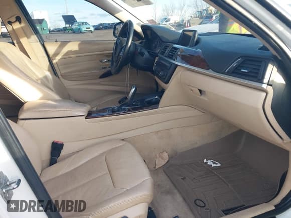 ✅ 2013 BMW 3 Series 328i xDrive • VIN: WBA3B5C50DF594391 • Lot: 43867987. Listed on IAAI with 127,049 mi. Free auction sales archive from the USA and detailed vehicle history report at DreamBid. Image 5.