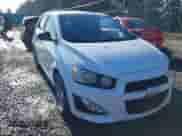 ✅ 2013 Chevrolet Sonic RS • VIN: 1G1JG6SB1D4234804 • Lot: 41430485. Wystawiony na IAAI z przebiegiem 68 027 mil mil. Skorzystaj z bezpłatnego archiwum sprzedaży aukcyjnych z USA i zobacz szczegółowy raport historii pojazdu na DreamBid. Zdjęcie 1.