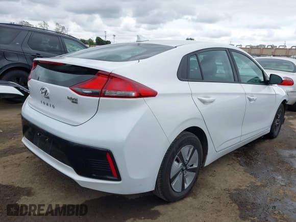 ✅ 2019 Hyundai Ioniq Blue • VIN: KMHC65LC9KU178785 • Lot: 42067022. Wystawiony na IAAI z przebiegiem 193 610 mil. Bezpłatny archiwum sprzedaży aukcyjnych z USA i szczegółowy raport historii pojazdu na DreamBid. Zdjęcie 4.