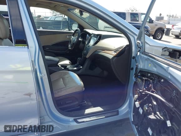 ✅ 2013 Hyundai Santa Fe Limited • VIN: KM8SR4HF6DU013098 • Лот: 43438880. Опубликован ранее на IAAI с пробегом 106 921 миль. Бесплатный доступ к архиву аукционных продаж из США и подробный отчёт об истории автомобиля на DreamBid. Изображение 5.