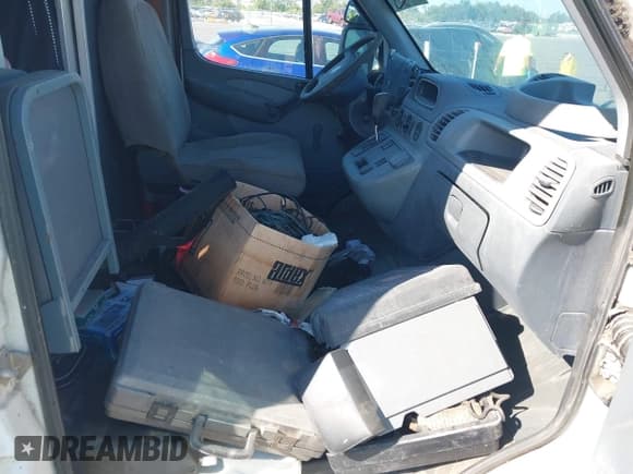 ✅ 2005 Dodge Sprinter • VIN: WD2PD744055773519 • Lot: 43644024. Listed on IAAI with 240,533 mi. Free auction sales archive from the USA and detailed vehicle history report at DreamBid. Image 5.