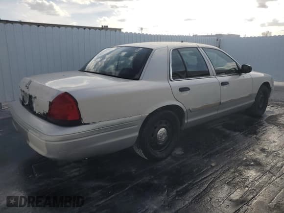 ✅ 2010 Ford Police Interceptor • VIN: 2FABP7BV3AX118039 • Lot: 46352935. Listed on Copart with 131,416 mi. Free auction sales archive from the USA and detailed vehicle history report at DreamBid. Image 3.