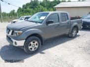 ✅ 2006 Nissan Frontier SE • VIN: 1N6AD07W16C449355 • Лот: 42297843. Опубликован ранее на IAAI с пробегом 218 728 миль. Бесплатный доступ к архиву аукционных продаж из США и подробный отчёт об истории автомобиля на DreamBid. Изображение 2.