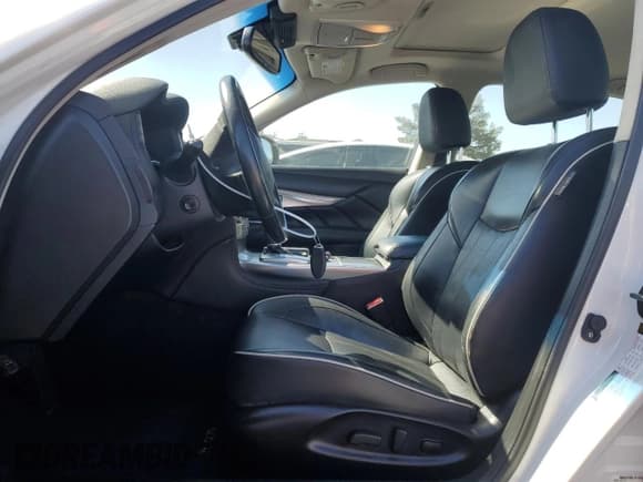 ✅ 2017 Infiniti Q70 3.7 • VIN: JN1BY1PP2HM170488 • Лот: 58979235. Опубликован ранее на Copart с пробегом 126 911 миль. Бесплатный доступ к архиву аукционных продаж из США и подробный отчёт об истории автомобиля на DreamBid. Изображение 7.