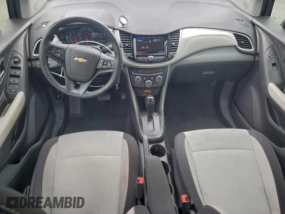 ✅ 2020 Chevrolet Trax LS • VIN: 3GNCJKSBXLL305511 • Lot: 92297895. Listed on Copart with 60,372 mi. Free auction sales archive from the USA and detailed vehicle history report at DreamBid. Image 8.