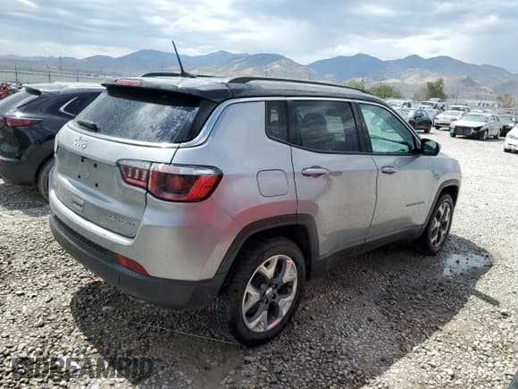 ✅ 2020 Jeep Compass High Altitude • VIN: 3C4NJDCB7LT128086 • Lot: 69826055. Wystawiony na Copart z przebiegiem 139 119 mil. Bezpłatny archiwum sprzedaży aukcyjnych z USA i szczegółowy raport historii pojazdu na DreamBid. Zdjęcie 3.