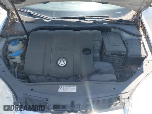 ✅ 2010 Volkswagen Jetta SE • VIN: 3VWRZ7AJ6AM113590 • Lot: 42418082. Listed on IAAI with 226,440 mi. Free auction sales archive from the USA and detailed vehicle history report at DreamBid. Image 10.