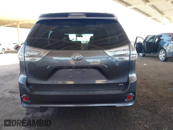 ✅ 2011 Toyota Sienna SE • VIN: 5TDXK3DC6BS113711 • Lot: 41809910. Listed on IAAI with 174,746 mi. Free auction sales archive from the USA and detailed vehicle history report at DreamBid. Image 16.