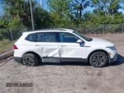 ✅ 2022 Volkswagen Tiguan S • VIN: 3VV0B7AX1NM099058 • Lot: 41771674. Wystawiony na IAAI z przebiegiem 49 789 mil. Bezpłatny archiwum sprzedaży aukcyjnych z USA i szczegółowy raport historii pojazdu na DreamBid. Zdjęcie 13.