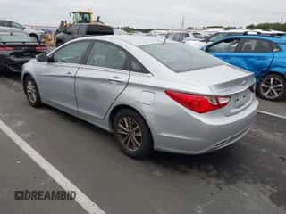 2012 Hyundai Sonata GLS with VIN 5NPEB4ACXCH467644, listed as a IAAI auction lot 43443863 with 121,748 mi miles and . Bid and sale history available at DreamBid. Image 3.