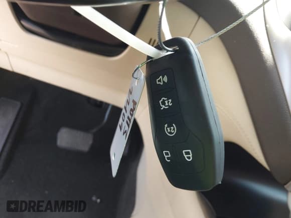 ✅ 2015 Lincoln MKC • VIN: 5LMCJ1A93FUJ37344 • Lot: 42430464. Listed on IAAI with 170,482 mi. Free auction sales archive from the USA and detailed vehicle history report at DreamBid. Image 11.