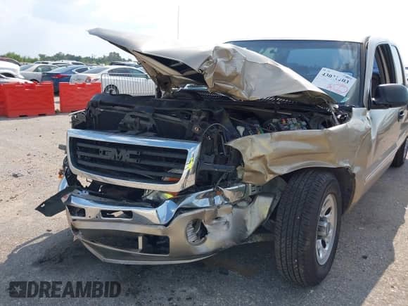 2007 GMC Sierra 1500 SL with VIN 2GTEC13V071127582, listed as a IAAI auction lot 43021203 with 90,027 mi miles and . Bid and sale history available at DreamBid. Image 6.