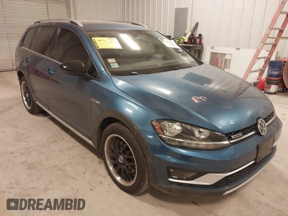 ✅ 2019 Volkswagen Golf S • VIN: 3VWM17AU3KM517072 • Lot: 41365183. Wystawiony na IAAI z przebiegiem 98 424 mil. Bezpłatny archiwum sprzedaży aukcyjnych z USA i szczegółowy raport historii pojazdu na DreamBid. Zdjęcie 1.