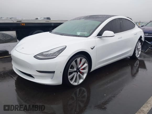 ✅ 2019 Tesla Model 3 Long Range • VIN: 5YJ3E1EB0KF487607 • Lot: 43742331. Wystawiony na IAAI z przebiegiem 65 449 mil. Bezpłatny archiwum sprzedaży aukcyjnych z USA i szczegółowy raport historii pojazdu na DreamBid. Zdjęcie 2.