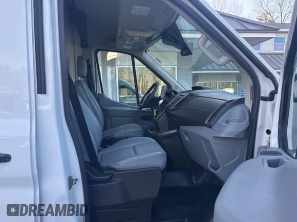 ✅ 2018 Ford Transit • VIN: 1FTBW2CM9JKA18939 • Лот: 41978958. Опубликован ранее на IAAI с пробегом 236 566 миль. Бесплатный доступ к архиву аукционных продаж из США и подробный отчёт об истории автомобиля на DreamBid. Изображение 5.
