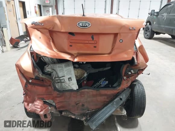 ✅ 2009 Kia Rio LX • VIN: KNADE223X96447092 • Lot: 43485187. Wystawiony na IAAI z przebiegiem 160 630 mil. Bezpłatny archiwum sprzedaży aukcyjnych z USA i szczegółowy raport historii pojazdu na DreamBid. Zdjęcie 17.