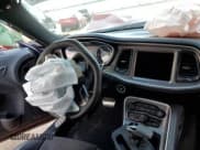 ✅ 2022 Dodge Challenger R/T • VIN: 2C3CDZBT6NH113049 • Lot: 67957622. Wystawiony na Copart z przebiegiem 4 131 mil. Bezpłatny archiwum sprzedaży aukcyjnych z USA i szczegółowy raport historii pojazdu na DreamBid. Zdjęcie 8.