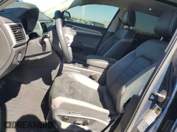 ✅ 2021 Volkswagen Atlas SEL Premium • VIN: 1V2TR2CA1MC545520 • Lot: 68675595. Listed on Copart with 30,261 mi. Free auction sales archive from the USA and detailed vehicle history report at DreamBid. Image 7.