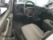 ✅ 2019 Chevrolet Express Passenger LT • VIN: 1GAZGPFG2K1264794 • Lot: 80085085. Wystawiony na Copart z przebiegiem 76 561 mil. Bezpłatny archiwum sprzedaży aukcyjnych z USA i szczegółowy raport historii pojazdu na DreamBid. Zdjęcie 8.