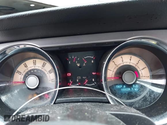 ✅ 2010 Ford Mustang V6 • VIN: 1ZVBP8EN7A5107670 • Лот: 43736061. Опубликован ранее на IAAI с пробегом 180 539 миль. Бесплатный доступ к архиву аукционных продаж из США и подробный отчёт об истории автомобиля на DreamBid. Изображение 7.